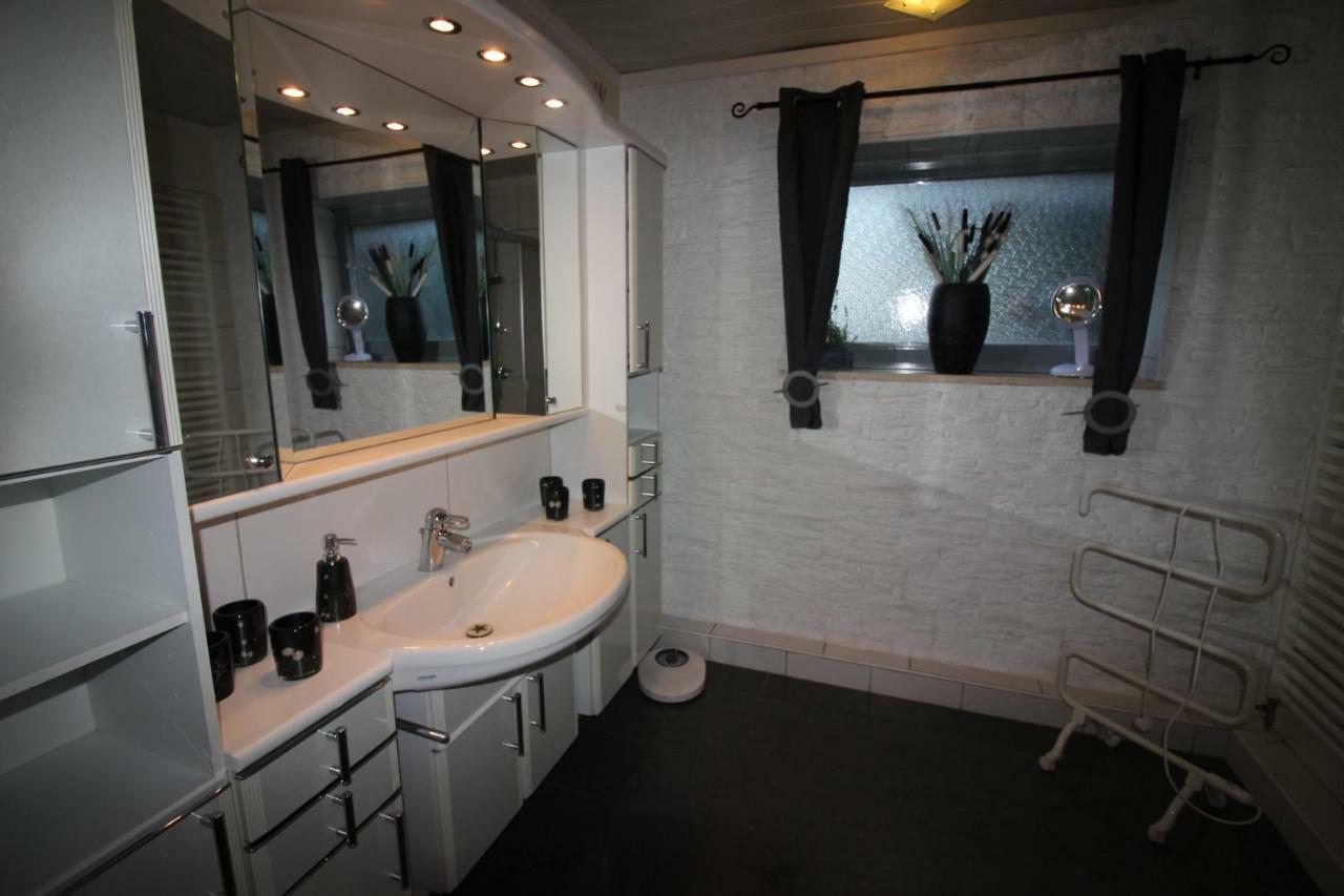 Hage Haus Abbi, Ferienwohnung Mit Schwimmbad מראה חיצוני תמונה